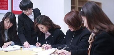 课程由实战财务讲师执教
