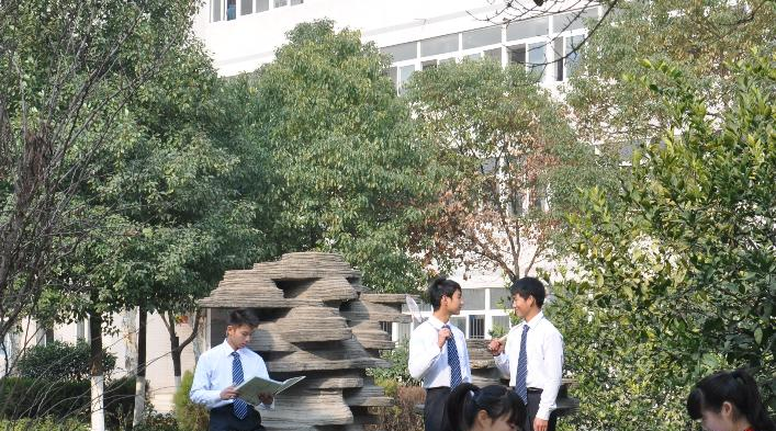 武汉东西湖职业技术学校1