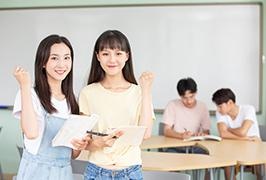 理论为辅,结合创新设计