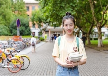 上海新媒体培训中心多少钱