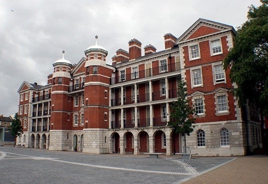 伦敦艺术大学