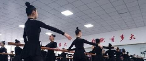 武汉康华中等职业艺术学校