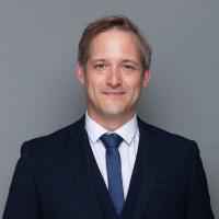 Lee Jones 体育学科主任