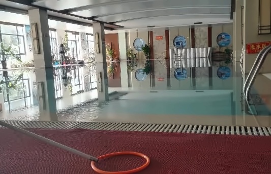 上海铭远双语高级中学室内游泳池