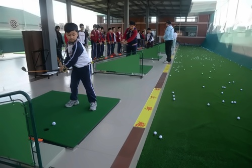 昆山康桥学校高尔夫球场