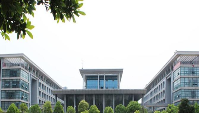 湖北科技职业学院1