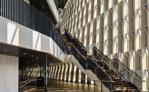 卡罗林斯卡医学院