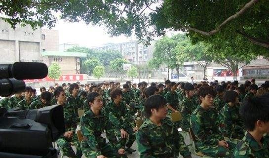 四川泸州天星影视艺术学校招生办