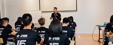 学员上课