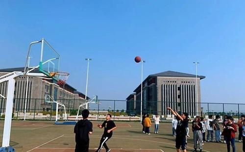 唐山一中曹妃甸分校枫华国际双语学校