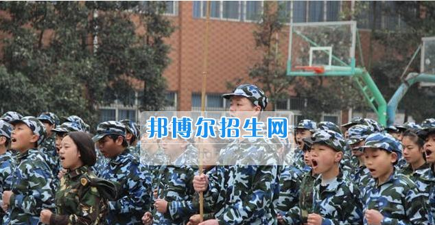眉山科学技术学校2017春季新生军训结业典礼圆满结束