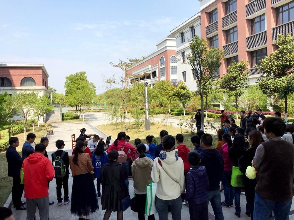 参观校园.jpg