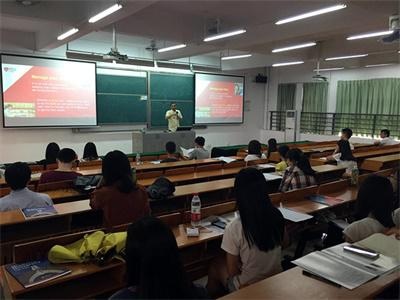 新华留学项目推广会