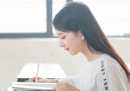 双语能力强就能做好口译