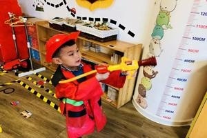 天津艾毅国际幼儿园消防员活动