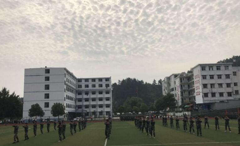 湖北十堰职业技术集团学校5