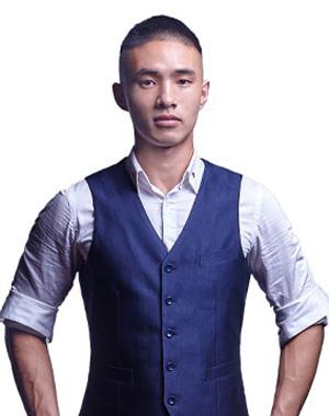 李亮