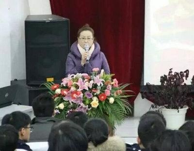 悼念周恩来逝世42周年：让伟人精神在中加枫华国际学校传承