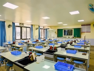 雷纳森英豪国际学院化学实验室