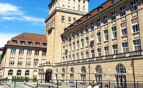苏黎世大学