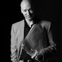 Martin Bills，音乐总监