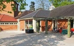 布罗蒙思林苑学校