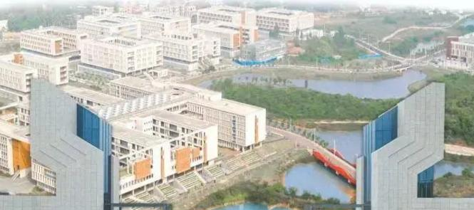 广东石油化工学院是不是985大学？