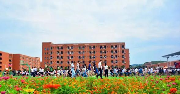 四川五月花专修学院