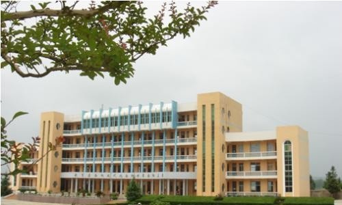 丹寨县中等职业技术学校招生办