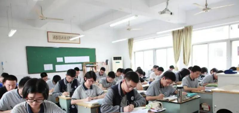 富阳中学国际部2022年课程体系