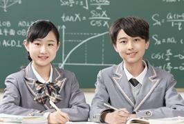初三在读