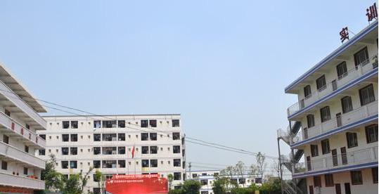 昆明市推拿职业学校2021年录取分数线