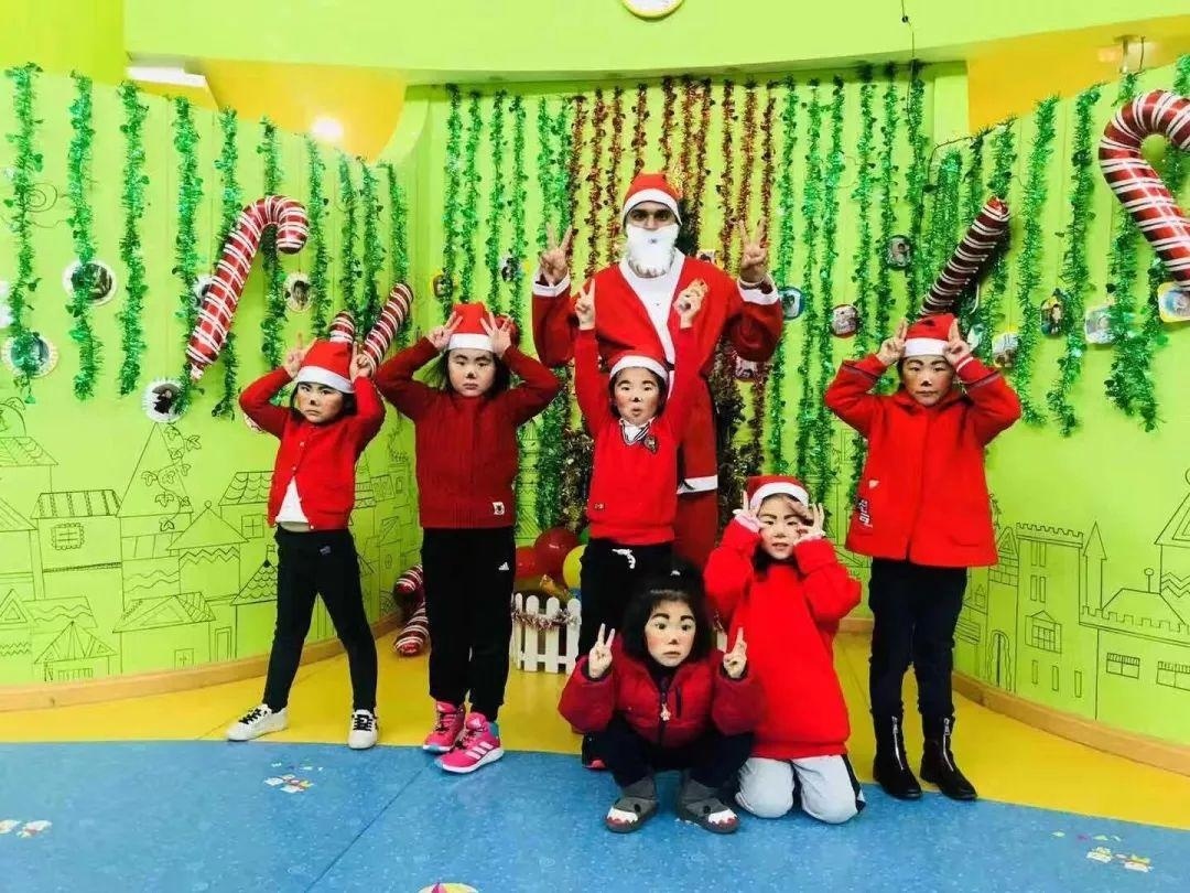 枫华圣诞节幼儿园.jpg