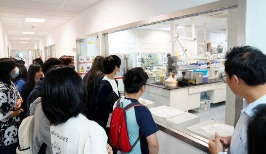 美国Lee Academy高级中学同学参观和记黄埔医药公司