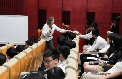 美利坚大学招生官来美国林登中学上海分校选拨优秀学生