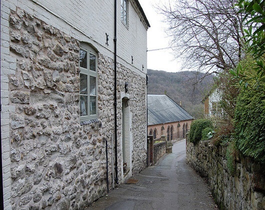 伍尔弗汉普顿大学