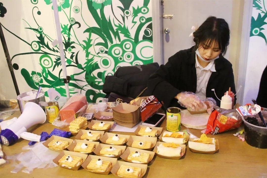 美食展位.jpg