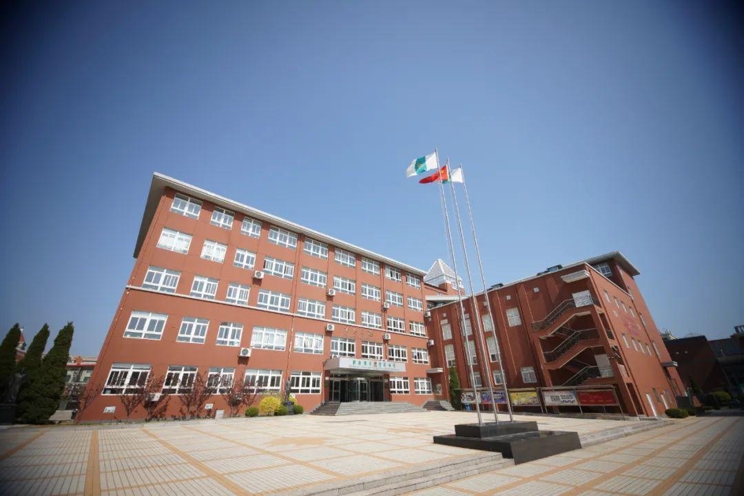 大连枫叶国际学校金石滩初小校区 2022-2023学年秋季招生简章