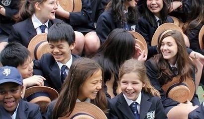 哈罗英国学校学生