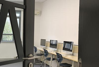 上海长宁区耀华专修学校(古北校区)