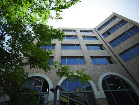 阿尔巴商学研究生院