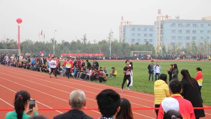 陕西渭南商贸技工学校