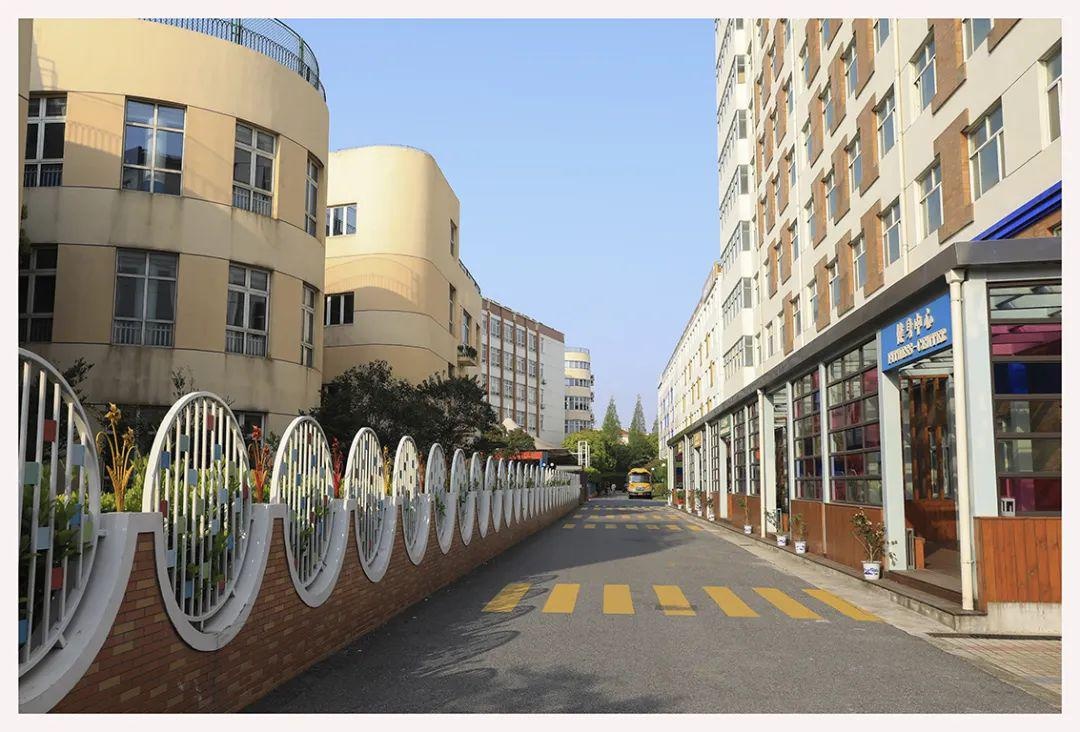 上海金苹果双语学校.jpg