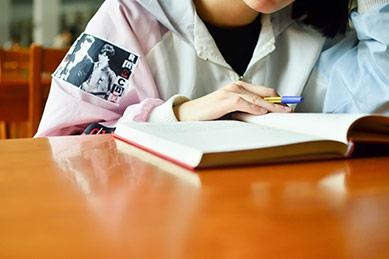 课前、课中、课后各个环节标准化设计，专注英语提升