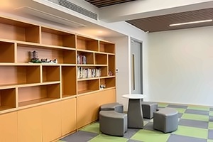 上海UEC国际中心阅读区