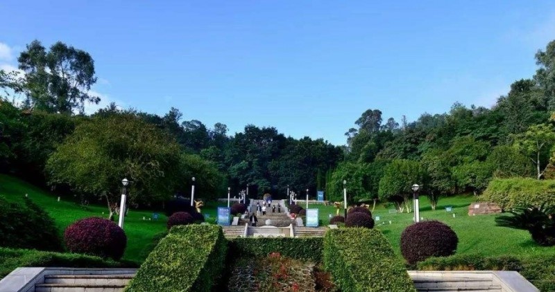 曲靖马龙县职业技术学校