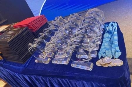 领科教育上海校区2021年学术颁奖典礼2.jpg