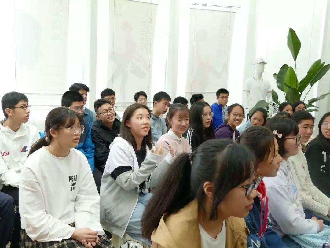 互动交流.jpg