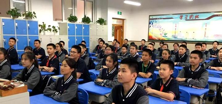 重庆史迪威外语学校初中部地址在哪里