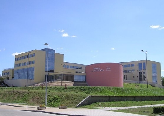 奥尔什丁瓦尔米亚玛祖里大学